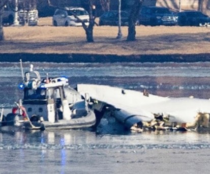 Trümmer im Potomac River: Das Unglück wäre laut NTSB vermeidbar gewesen.