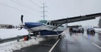 Cessna auf dem Highway: verletzt wurde niemand.