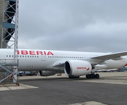 Iberias Airbus A350 mit dem Kennzeichen EC-NXE: Der erste mit der kompletten neuen Kabine.