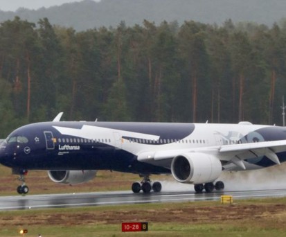 Landung des Jubiläums-A350 in Nürnberg: Seltener Besuch.