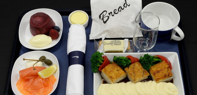 Mahlzeit von British Airways: Auf einigen Flügen gibt es weniger Essen.