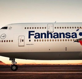 Boeing 747-8 der Lufthansa in spezieller WM-Bemalung: Sie fliegt die Mannschaft von Rio wieder nach Deutschland.