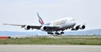 Airbus A380 von Emirates in Nizza: Bei der Landung gab es ein Problem.