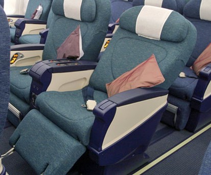 Regional Business Class von Cathay Pacific. Ungefähr so dürfte es in der Zwischenklasse aussehen.
