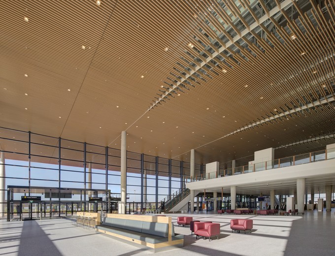 western sydney airport terminal fertig  Terminal Entrance Internal3 Credit-Brett Boardman