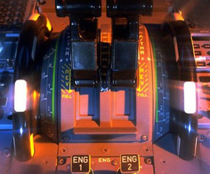 Bild aus einem A320-Cockpit: Wie viele Tempomaten auf einmal.