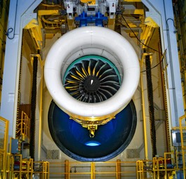 GTF-Triebwerk auf einem Prüfstand von Pratt and Whitney: Die Motoren müssen zur Inspektion.