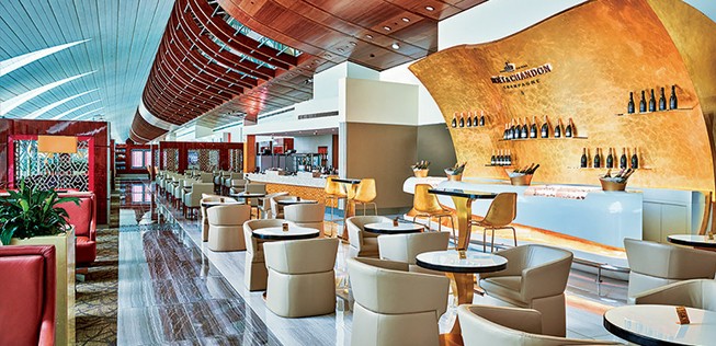 Auf Rang 8 platziert sich Emirates in Dubai.