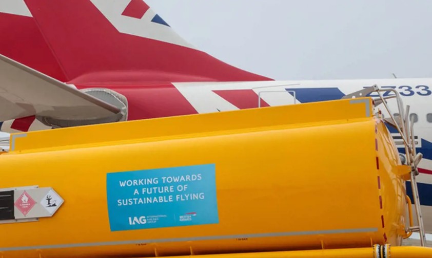 SAF-Betankung eines Flugzeugs von British Airways: IAG hat die Nase vorn.