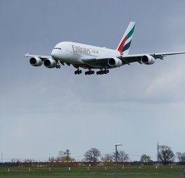 Airbus A380 mit dem Testkennzeichen F-WWSS ...