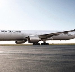 Air New Zealand in der Bemalung mit der Nationalfarbe Schwarz.