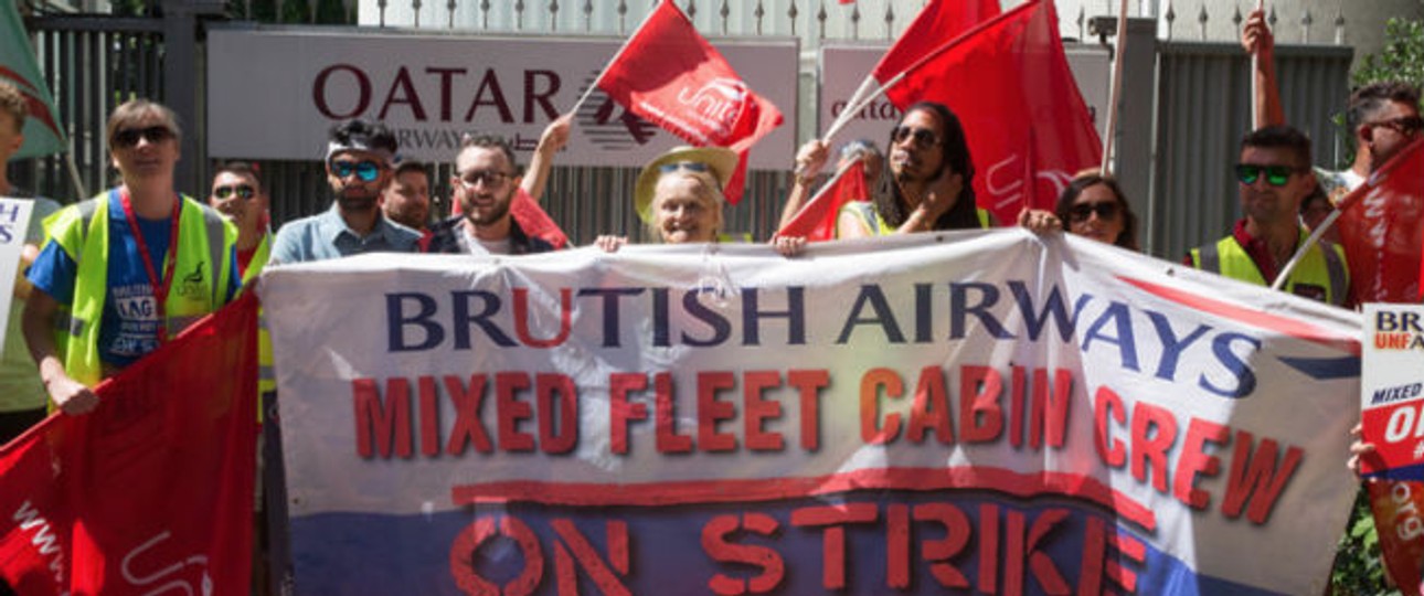 Streikende BA-Mitarbeiter vor dem Londoner Qatar-Sitz: Sie protestieren auch gegen den Einsatz der fremden Flieger.