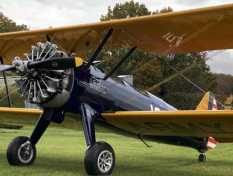Die Boeing Spearman aus dem Jahr 1949 vor dem Unfall: Das Flugzeug kollidierte mit einer Windkraftanlage.