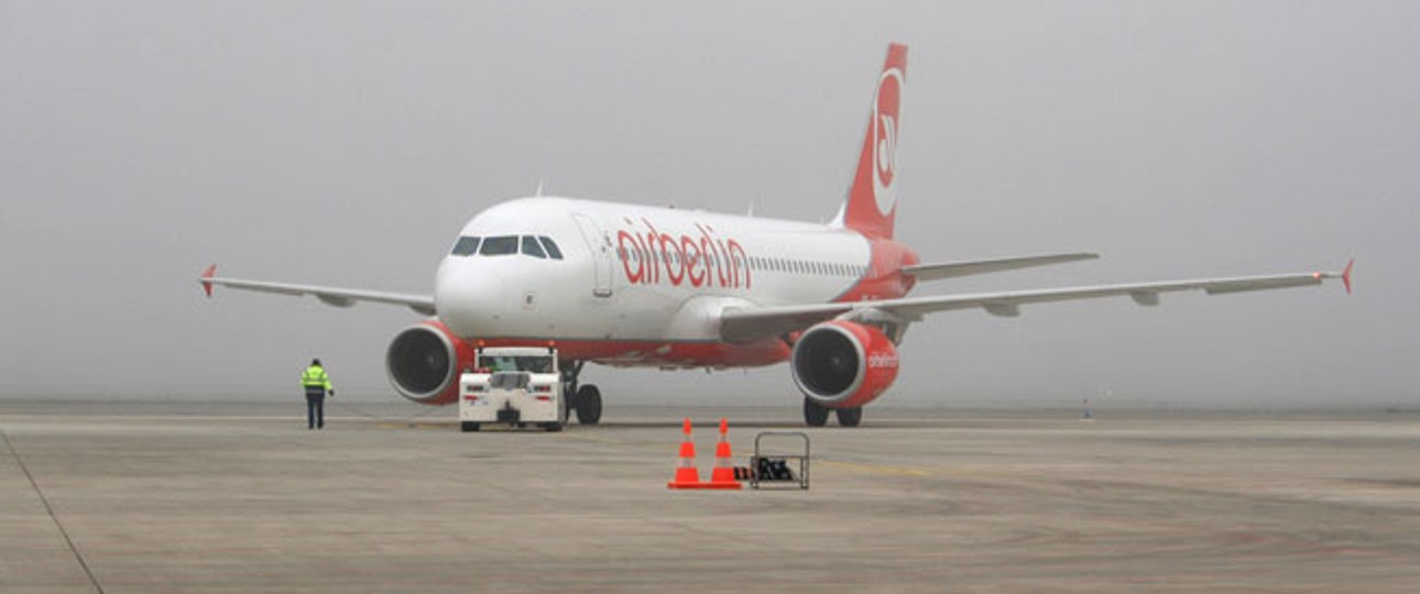 Airbus A320 von Air Berlin: Maschinen der Fluglinie sollen für Lufthansa fliegen.