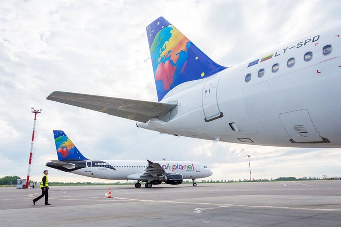 <a href="https://www.aerotelegraph.com/small-planet-hat-auch-in-polen-zu-kaempfen">Small Planet Airlines</a> traf es in Deutschland (Insolvenz) und Polen (Betriebseinstellung).