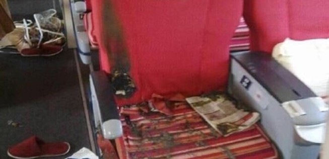Chaos nach der Landung: Man sieht, dass auch die Sitze angesengt wurden.