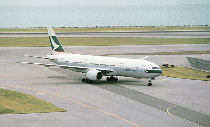 Cathay besitzt jetzt noch vier 777-200 und 61 aktive Boeing 777-300 und 777-300 ER. Sieben weitere 777 sind derzeit inaktiv.