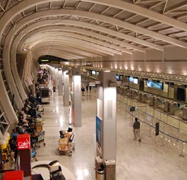 Terminal 1 am Flughafen Mumbai: Auf die Passagiere kommen wohl höhere Wartezeiten zu.