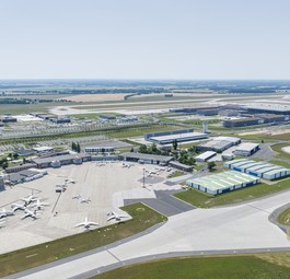 Flughafen Berlin Brandenburg: Zuerst Autos, bevor die Flieger kommen.