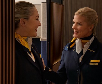 Flugbegleiterinnen von Lufthansa in der Allegris First Class: Bald auch weiter hinten im Flugzeug im Einsatz.