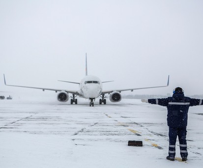 Boeing 737 im Schnee: Russlands Luftfahrt kämpft mit dem Wintereinbruch.