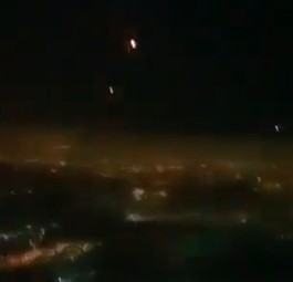 Raketen gegen Tel Aviv: Aufgenommen aus einem landenden Flugzeug.