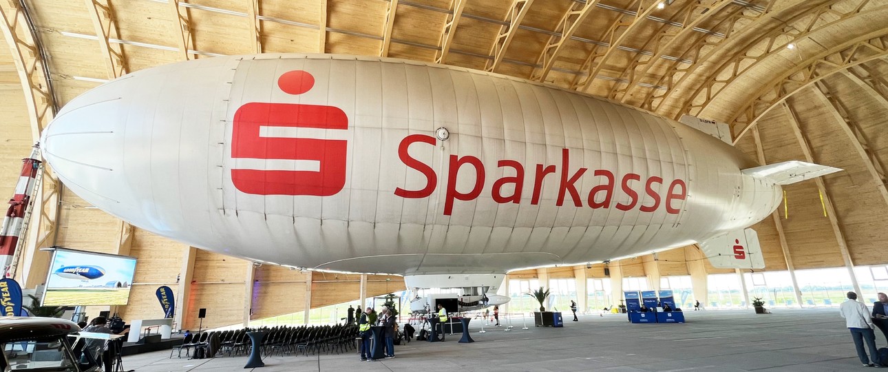 Theo geht in Rente – der Blimp mit dem Kennzeichen D-LDFR aus der WDL1B-Baureihe verbleibt in der Luftschiffhalle.