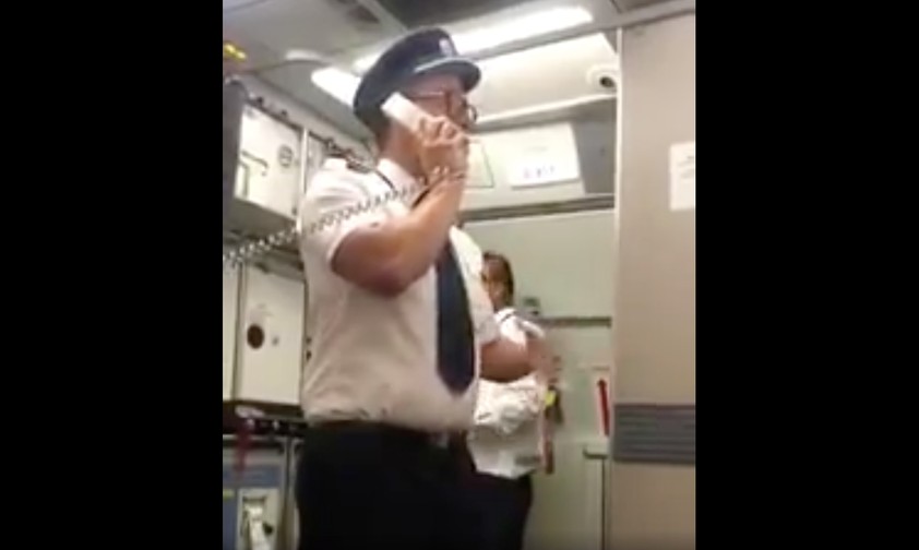 Pilot beruhigt Passagiere nach technischem Defekt