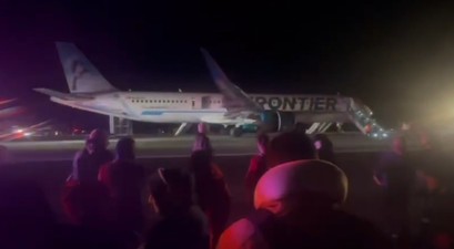 Der Airbus A321 Neo von Frontier: Die Passagiere verließen das Flugzeug über die Notrutschen.