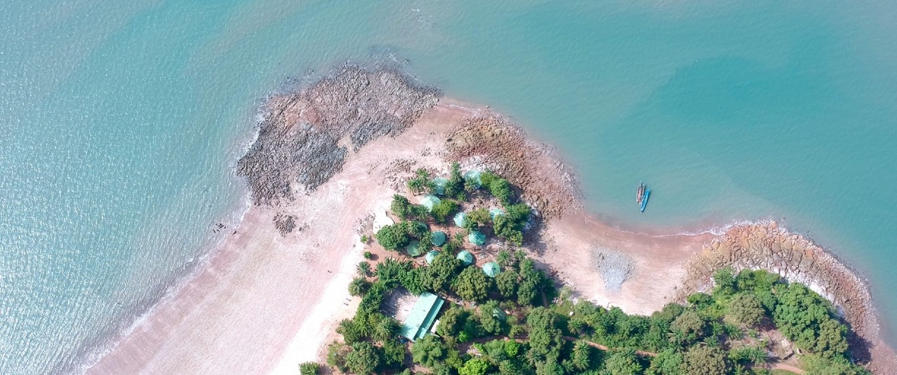 Strand bei Kaloum in Guinea: Das Land will wieder eine Nationalairline.
