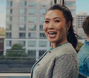 Zwei Mitarbeitende von Alaska Airlines: Teil des Sicherheitsvideos.