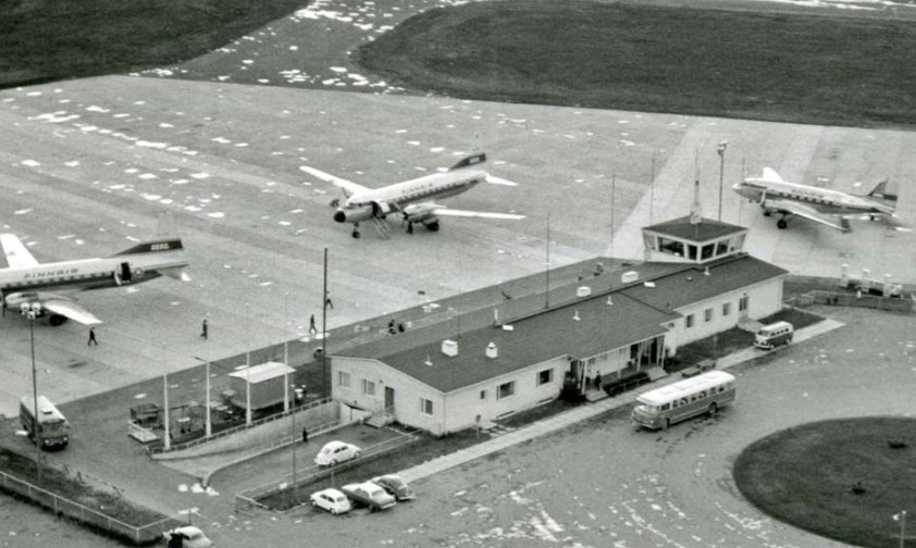 Das Flughafen Oulu 1964 aus der Vogelperspektive.