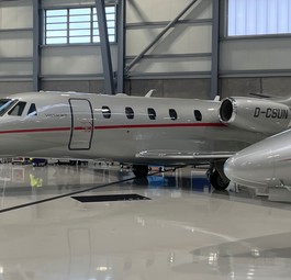 Zwei Vistajet-Flugzeuge im Hangar: Die Flotte war im vergangenem Jahr mehr in der Luft.