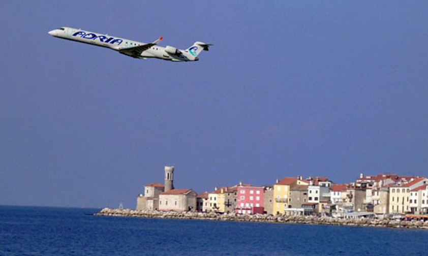 Flieger von Adria Airways: Die slowenische Airline wil neu starten.