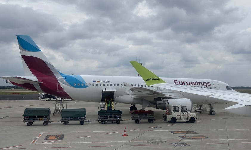 eurowings a320 air baltic a220 dus Juli 2022