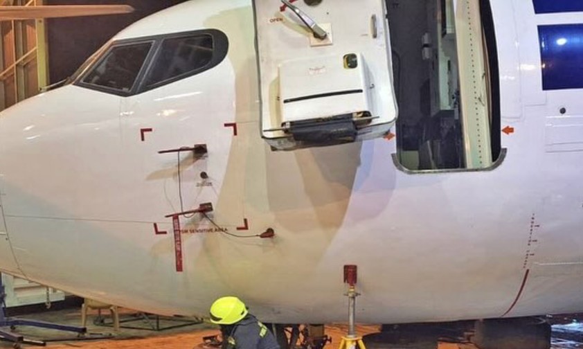 Boeing 737-400 von Bid Air Cargo: Die Stützen brachen weg.