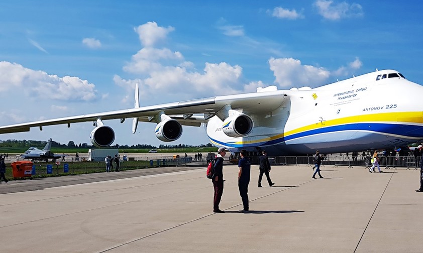 Antonov An-225: Ihren letzten Flug hatte sie leider im Februar. Doch wann war ihr Erstflug?