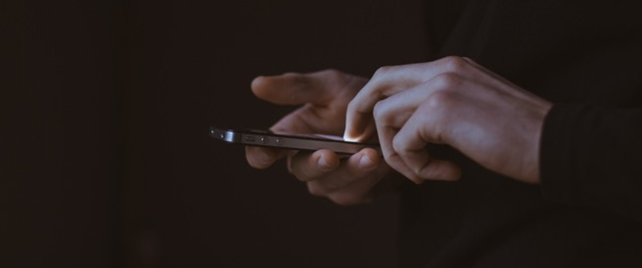 Mobiltelefon: Besser nicht an Bord für Gespräche benutzen.