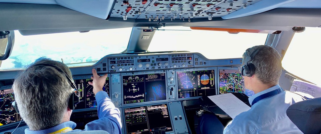 Cockpit eines Airbus A350: Künftig nur noch eine Pilotin oder ein Pilot?