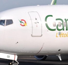 Boeing 737-700 von Camair-Co: Am Boden.