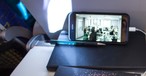 Smartphone im Flugzeug: Künftig kann man es auch über Indien nutzen.