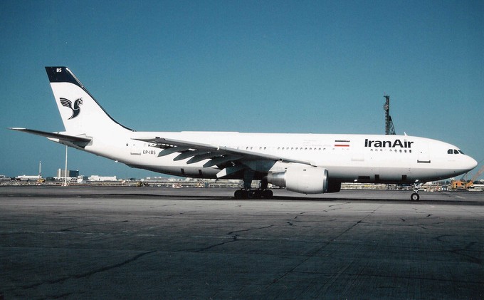 Und hier zeigt sich der älteste noch mit Passagieren fliegende A300. Die EP-IBS von Iran Air ist 39-jährig, aktuell aber ist er inaktiv.