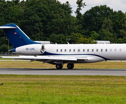 Die Bombardier Global 6000 nach der Landung in Hamburg: Wird nicht mehr lange OE-LHC heißen.
