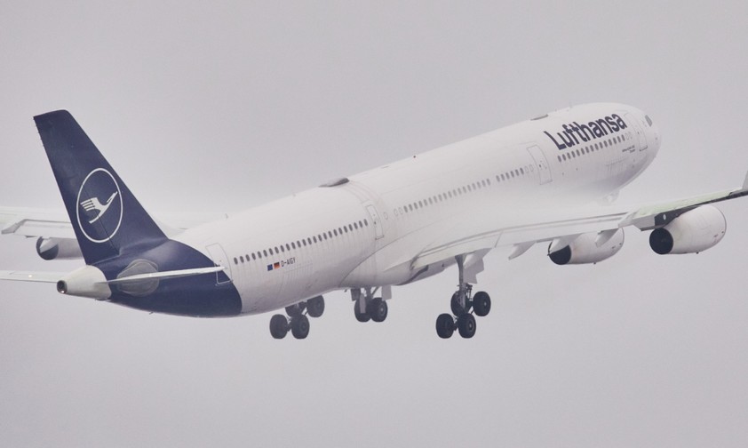 Airbus A340 von Lufthansa: Flog zwischen Deutschland und Taschkent.