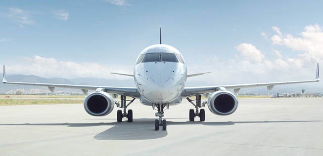 Embraer von Borajet: Am Boden.