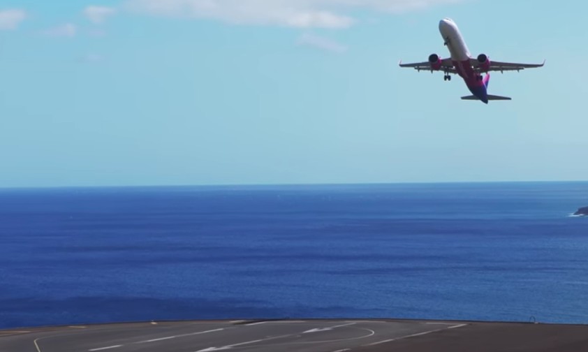 Hier startet ein Airbus A321 Neo richtig steil durch