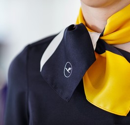 Flugbegleiterin von Lufthansa: Der zweite Purser kann sich weiterhin auf Spezialaufgaben konzentrieren.