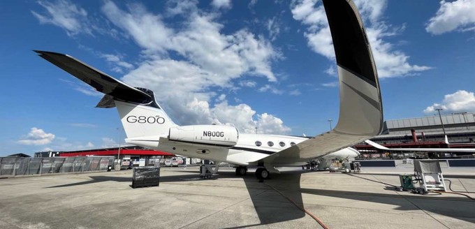 Eine Gulfstream G800.