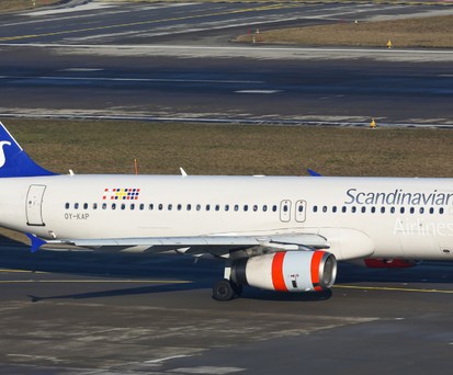 Airbus A321 von SAS: Die Airline muss sparen und nun soll das Kabinenpersonal vermehrt putzen.