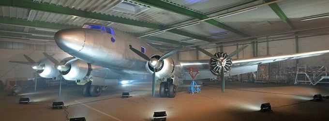 Bereit für Fans: Der Flieger ist restauriert.